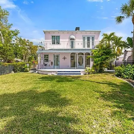 Tranquil Pool Home Near Siesta Key Sarasota